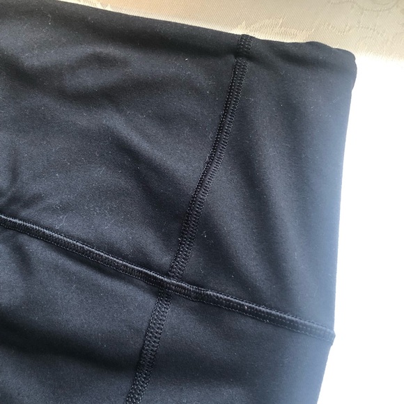 Victoria’s Secret Victoria Sport Black Capri Activewear Leggings Women’s Size L - Picture 16 of 16